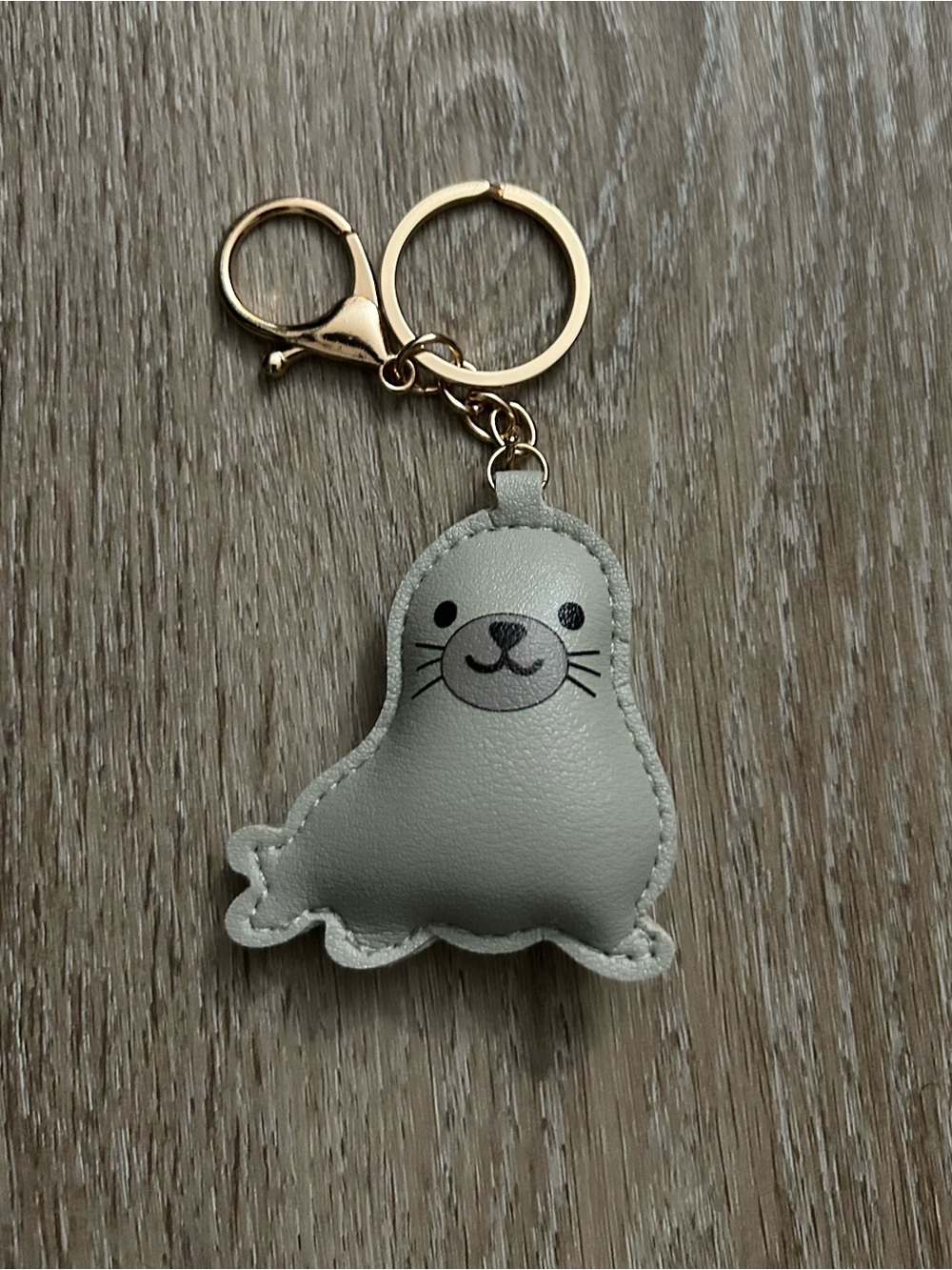 Vegan Leather Gray Seal Keychain/Bag carm - Picture 1 of 1